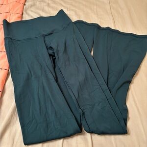 Women's Online by Aerie Emerald Green Pants and Sports Bra